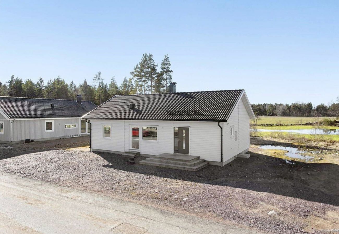 Haus in Mönsterås - Ferienhaus in Mönsterås/Oknö an der Ostküste | SE05028
