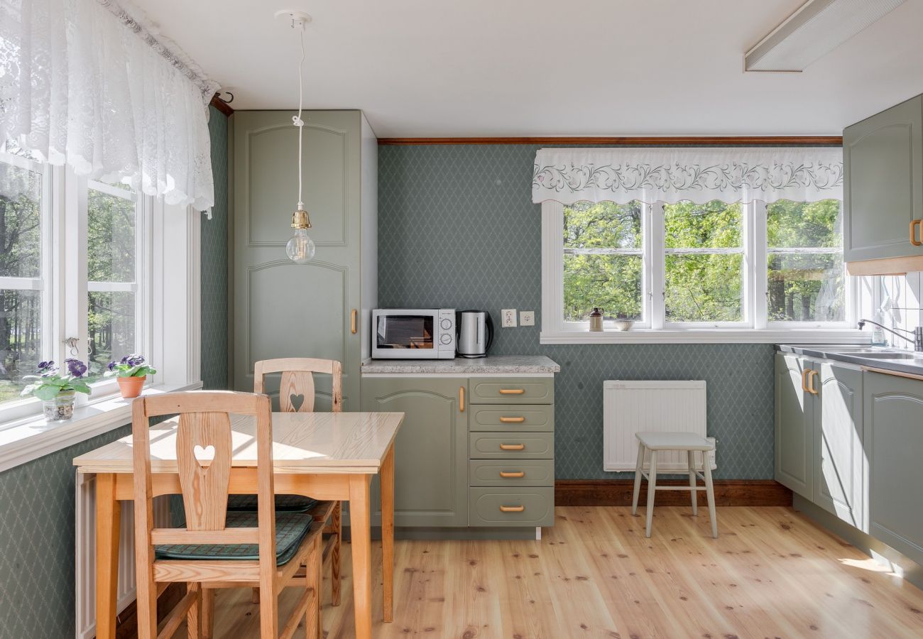 Ferienhaus in Tolg - Schönes Ferienhaus mit Blick auf Bergsjön, Tolg | SE06055