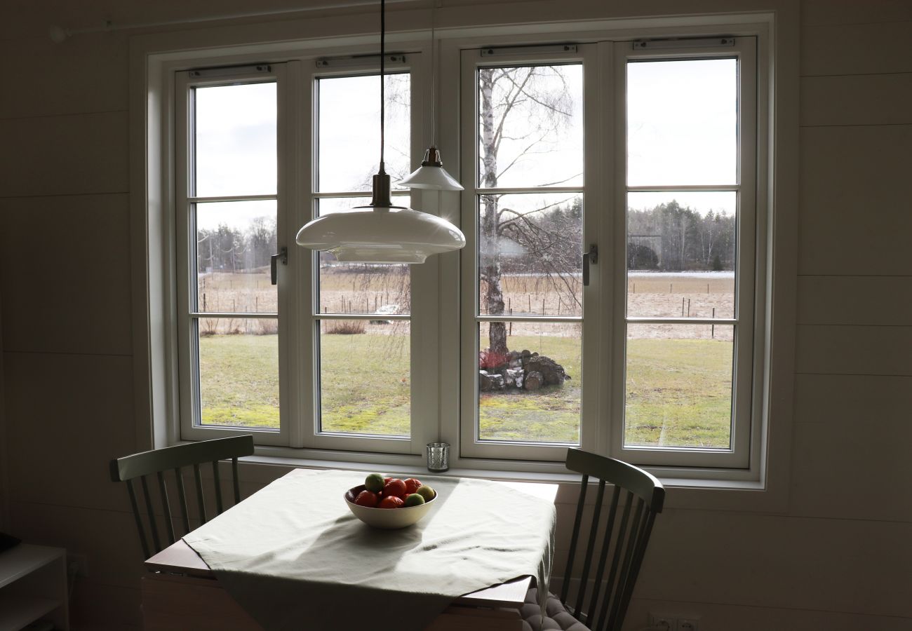 Ferienhaus in Drottningholm - Charmante Ferienhaus auf Lovön, Ekerö | SE13006