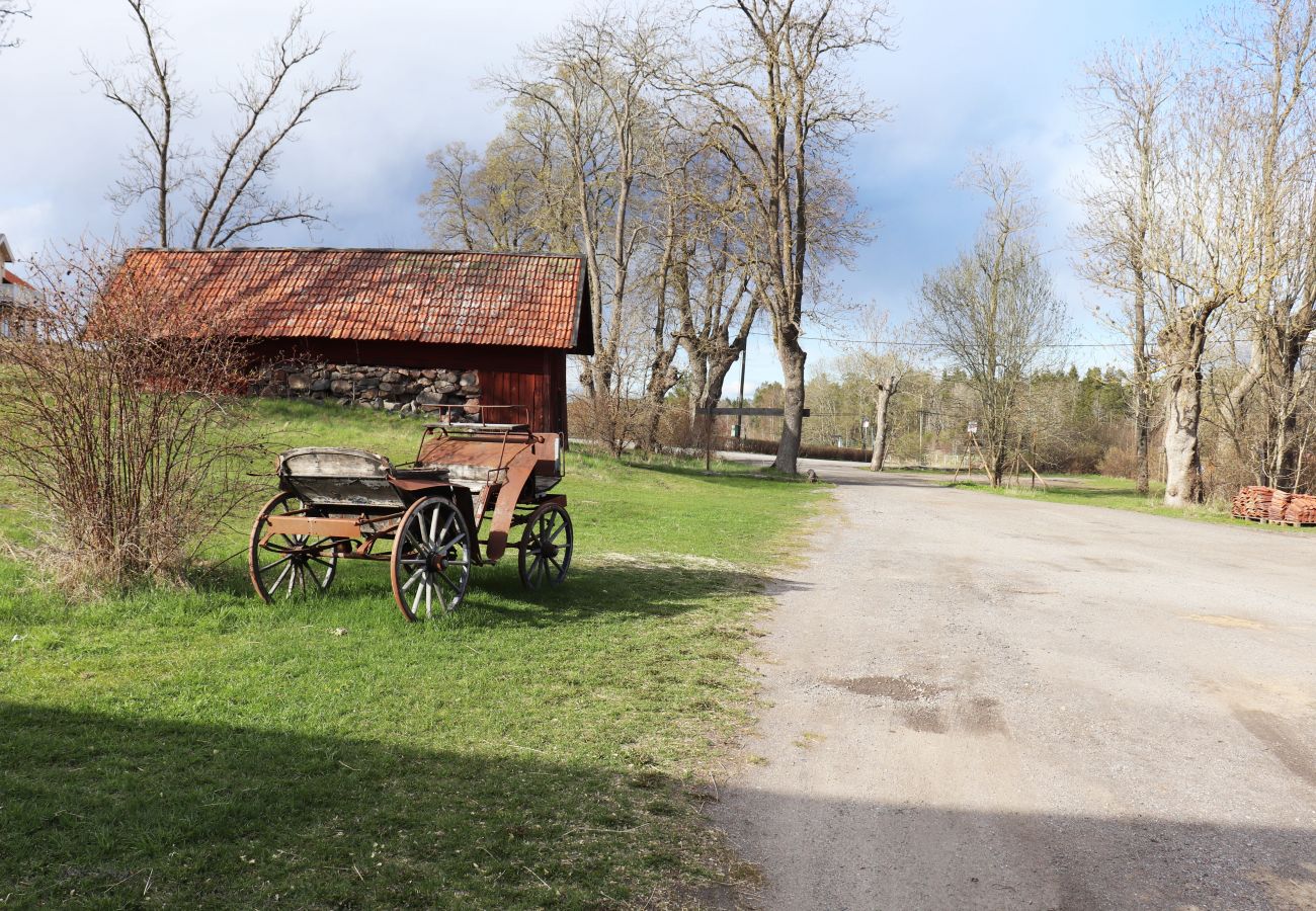 Ferienhaus in Drottningholm - Charmante Ferienhaus auf Lovön, Ekerö | SE13006