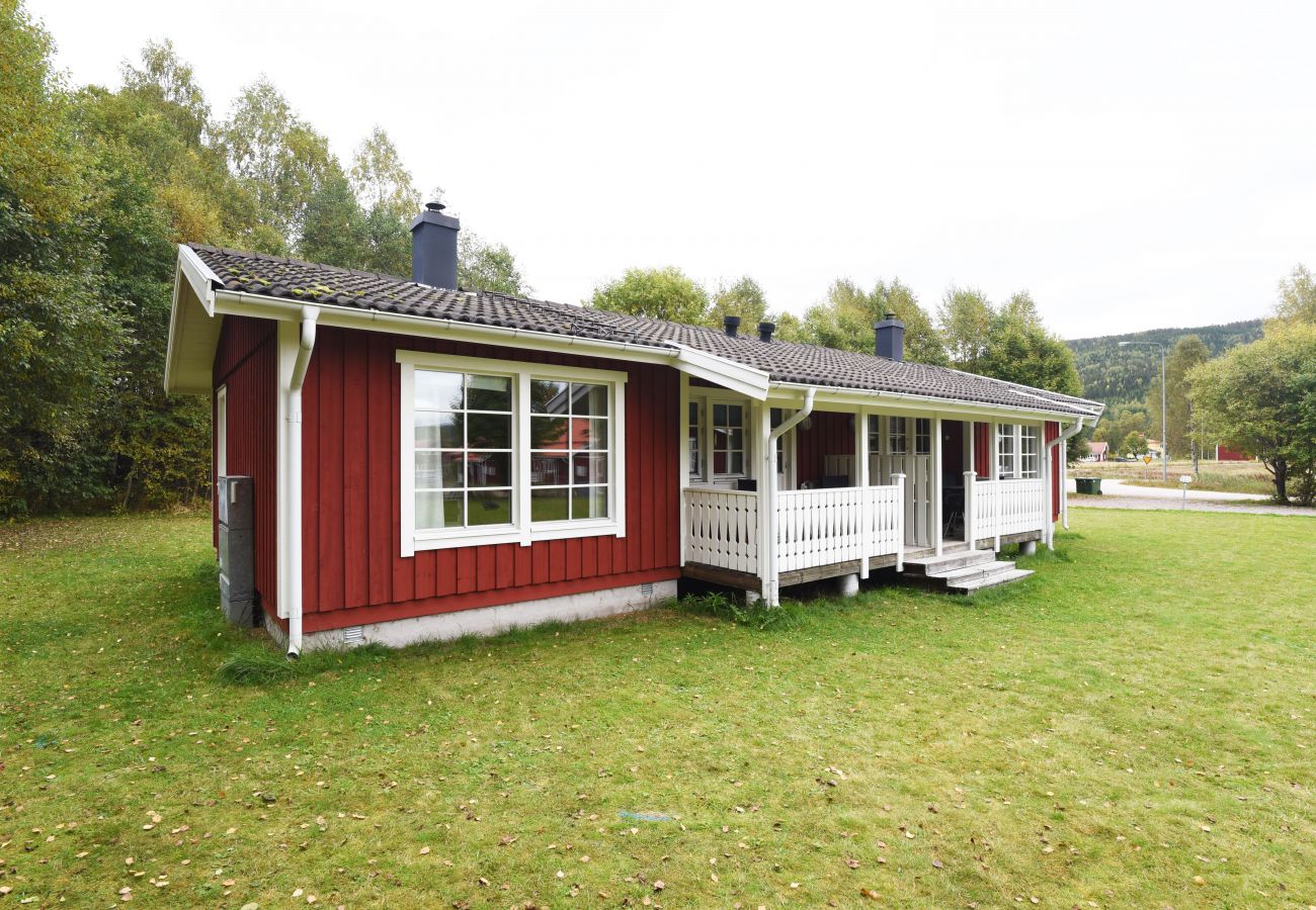 Ferienhaus in Sysslebäck - Gemütliches Doppelferienhaus, wo Haustiere willkommen sind in Branäs | SE18026