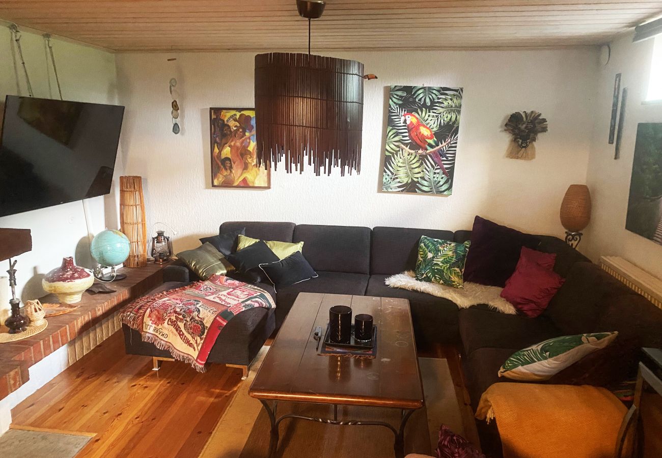 Ferienhaus in Varnhem - Malerische Unterkunft in gut ausgestatteter Villa mit Seeblick | SE08047