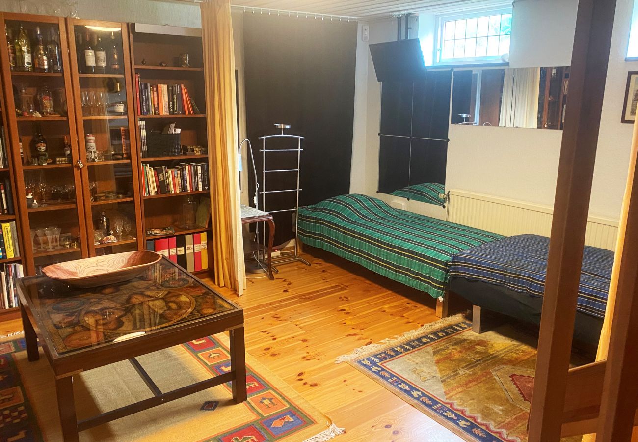 Ferienhaus in Varnhem - Malerische Unterkunft in gut ausgestatteter Villa mit Seeblick | SE08047