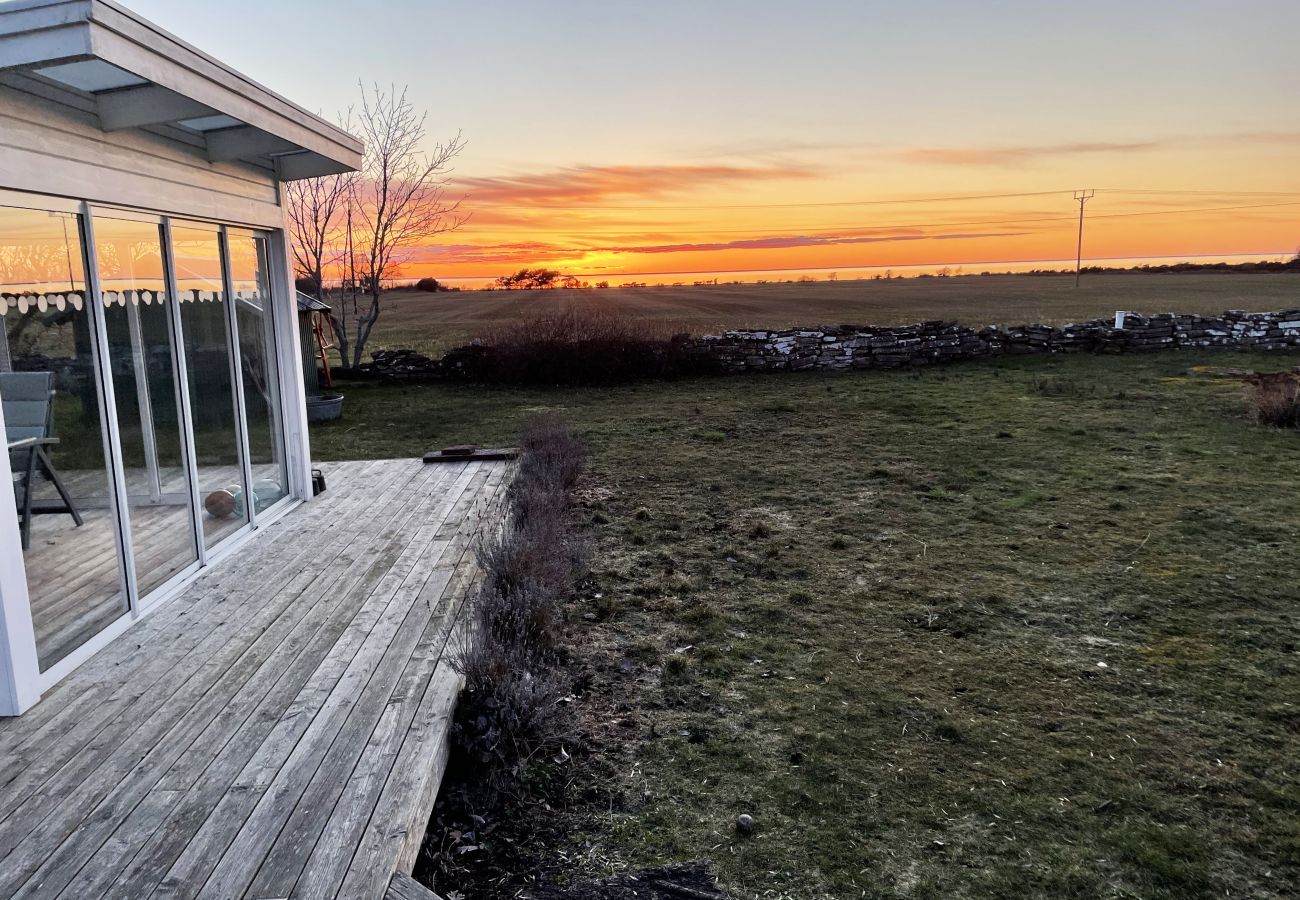 Ferienhaus in Mörbylånga - Angenehmes Ferienhaus auf Öland mit Panoramablick auf den Kalmarsund | SE04023