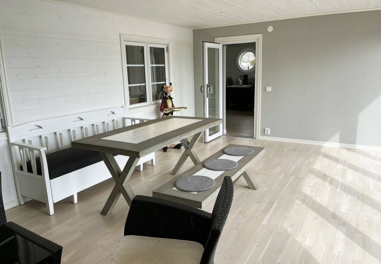 Ferienhaus in Järnforsen - Neu erbautes Ferienhaus auf einem Seegrundstück am Flatensee | SE05035