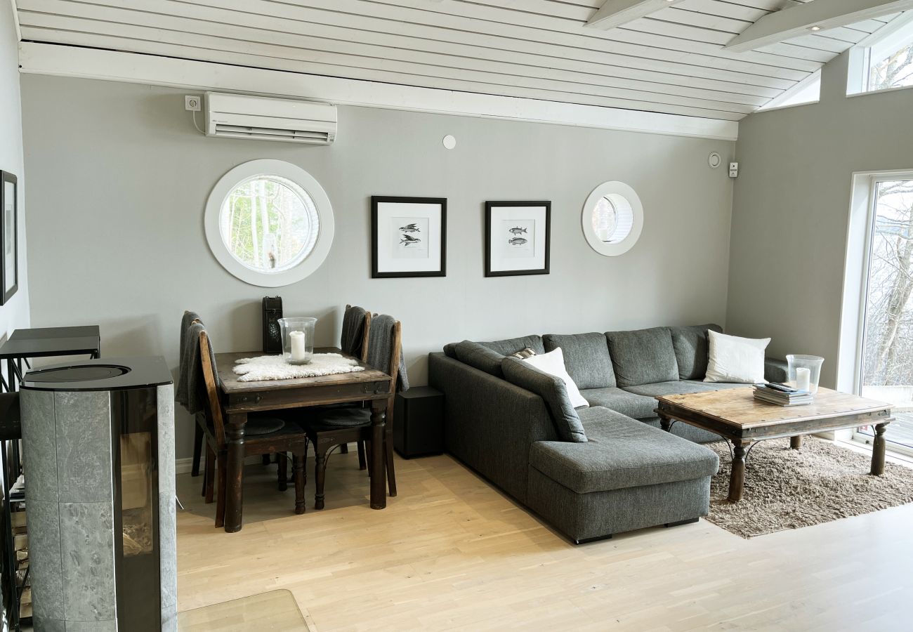 Ferienhaus in Järnforsen - Neu erbautes Ferienhaus auf einem Seegrundstück am Flatensee | SE05035