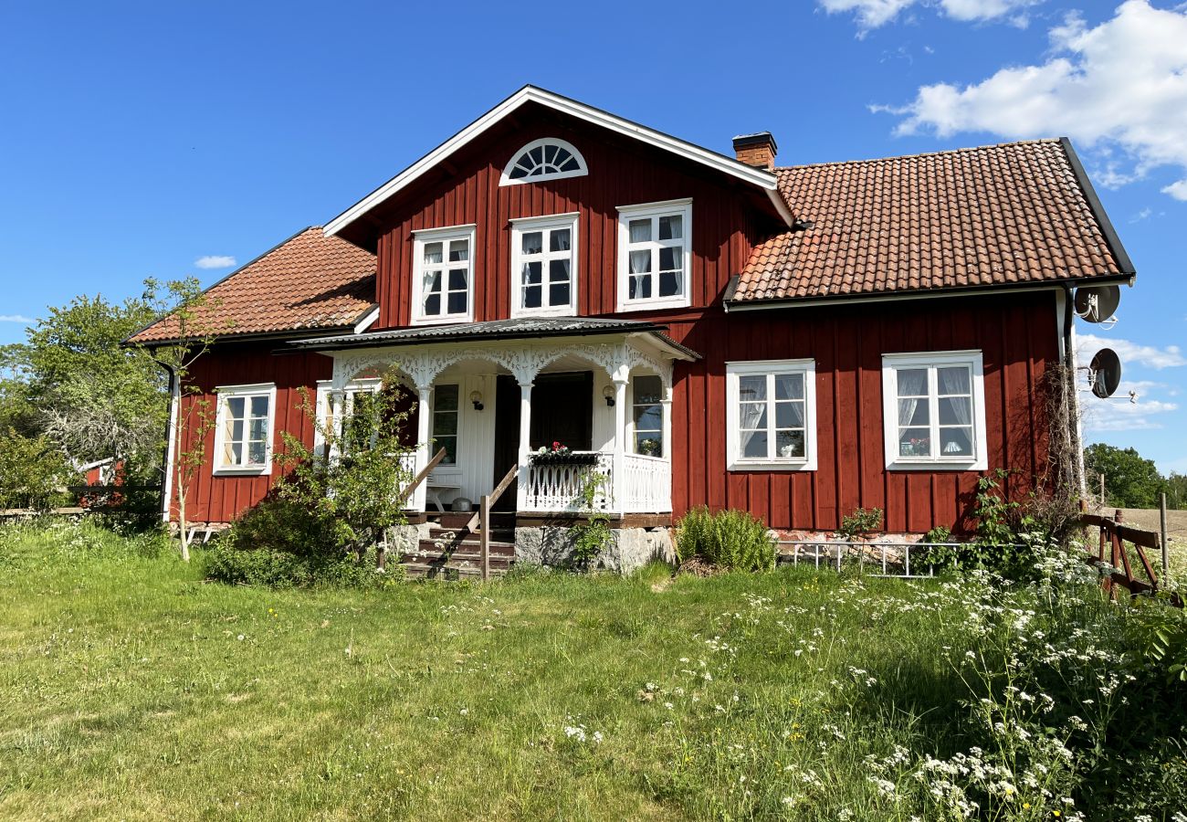 Ferienhaus in Virserum - Charmantes und altes Haus in Virserum in Seenähe | SE05034