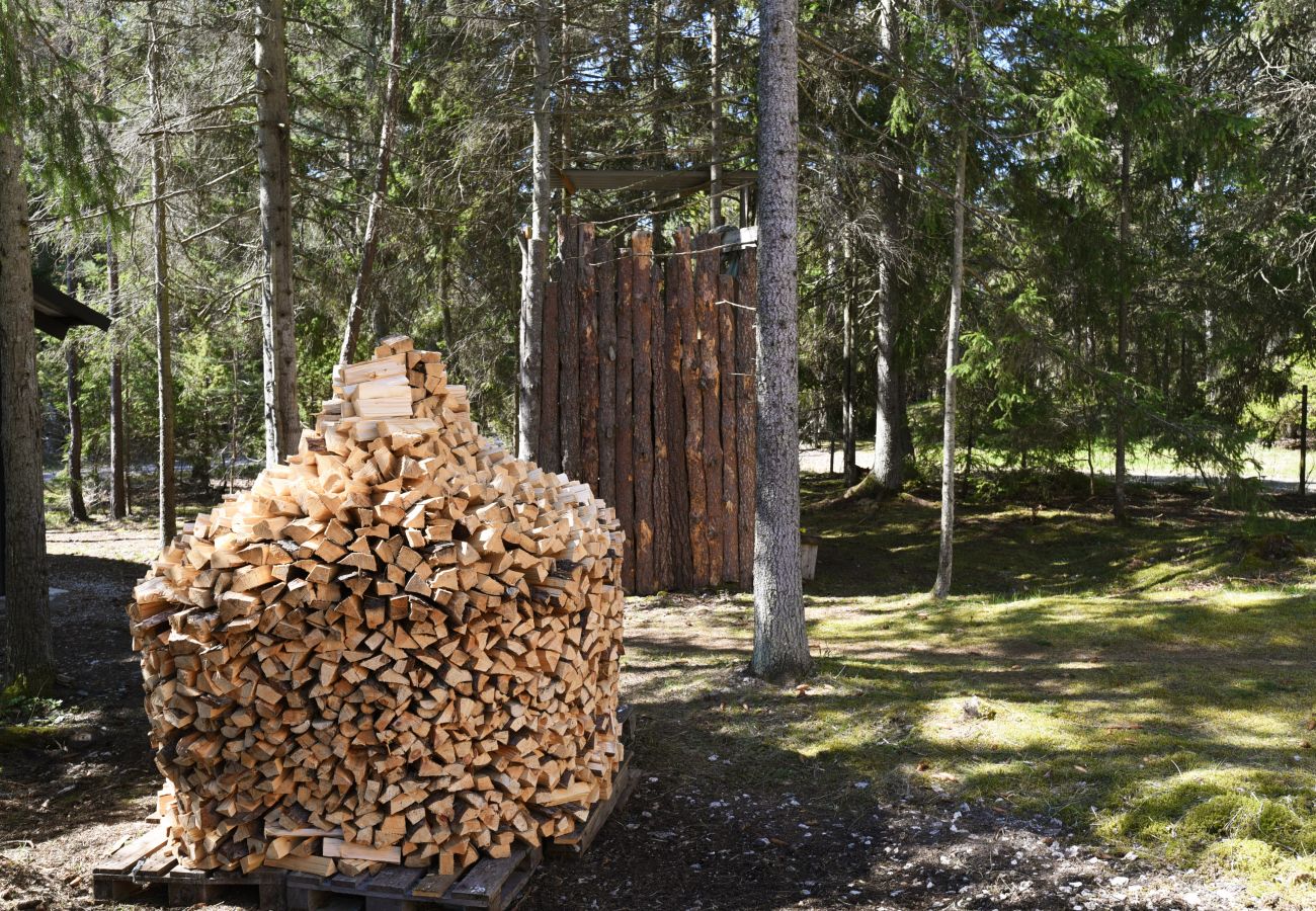 Ferienwohnung in Lärbro - Gemütliches Ferienhaus  in Gotland mit Sauna in der Nähe von Salzbädern | SE12017