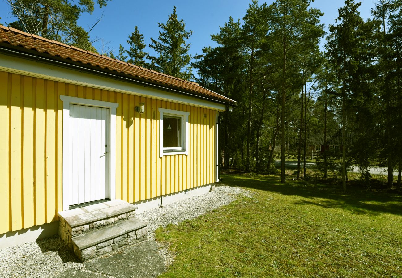 Ferienwohnung in Lärbro - Gemütliches Ferienhaus  in Gotland mit Sauna in der Nähe von Salzbädern | SE12017