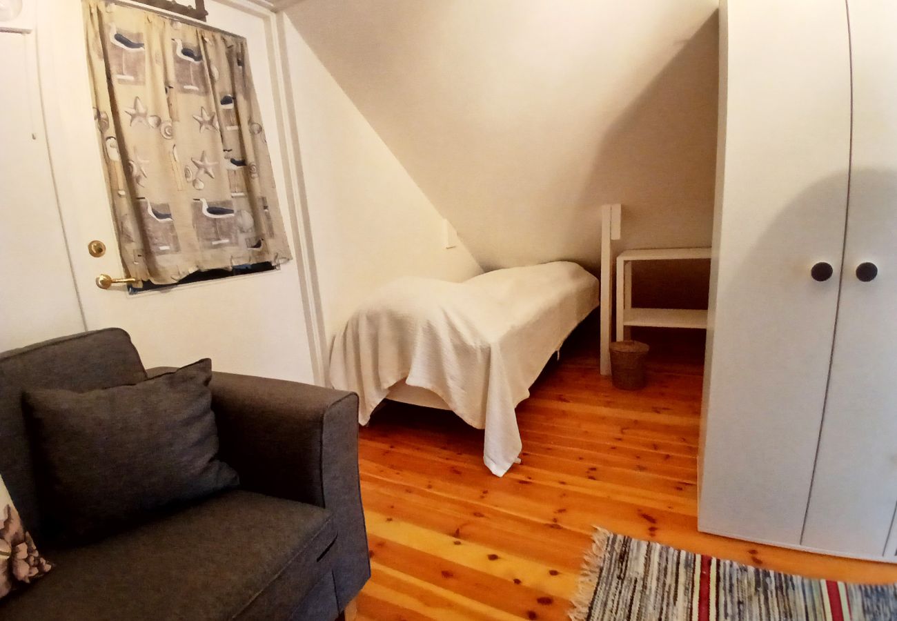 Ferienwohnung in Lärbro - Gemütliches Ferienhaus  in Gotland mit Sauna in der Nähe von Salzbädern | SE12017