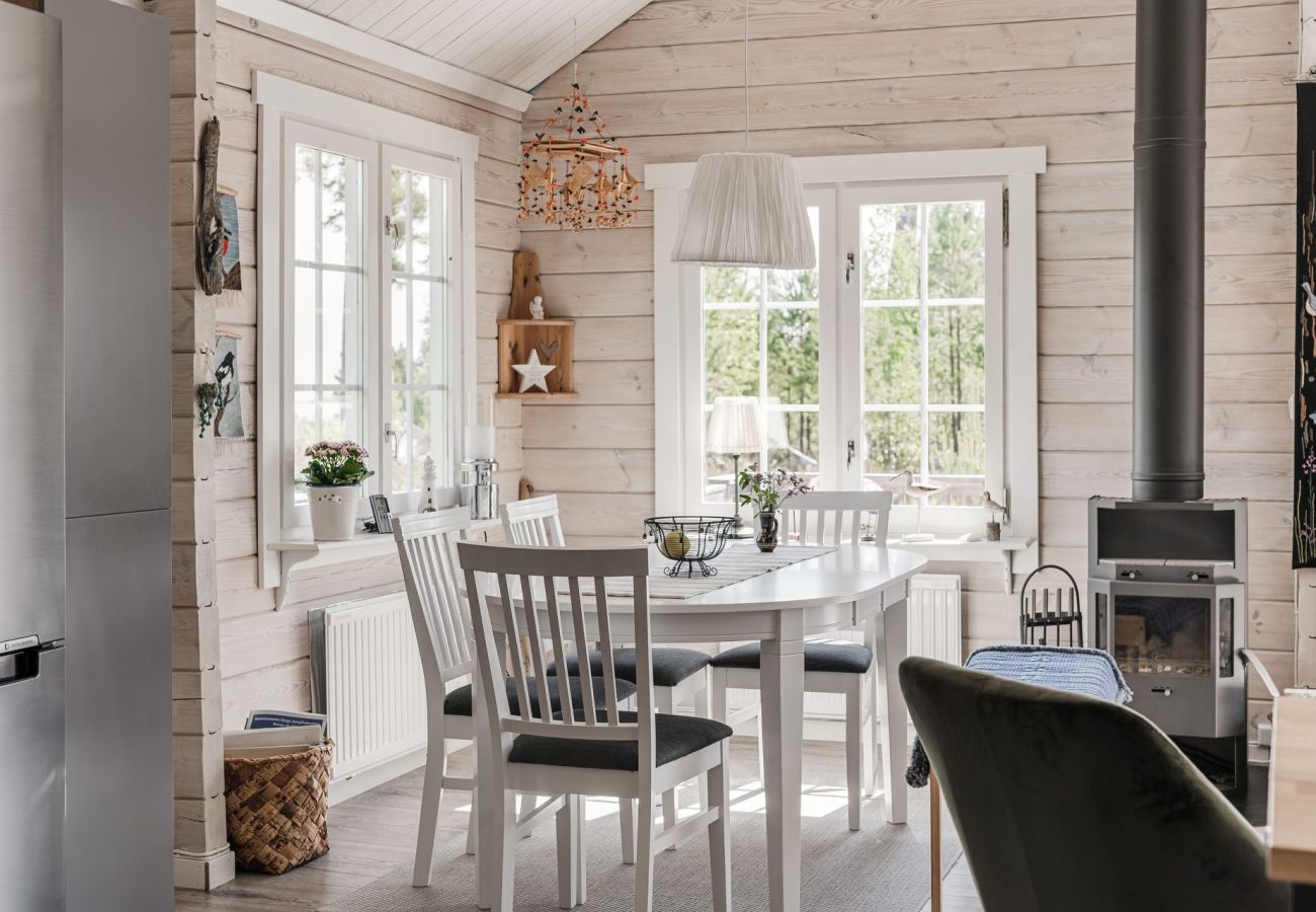 Ferienhaus in Axmar - Ferienhaus am Meer in Axmar nördlich von Gävle | SE20003