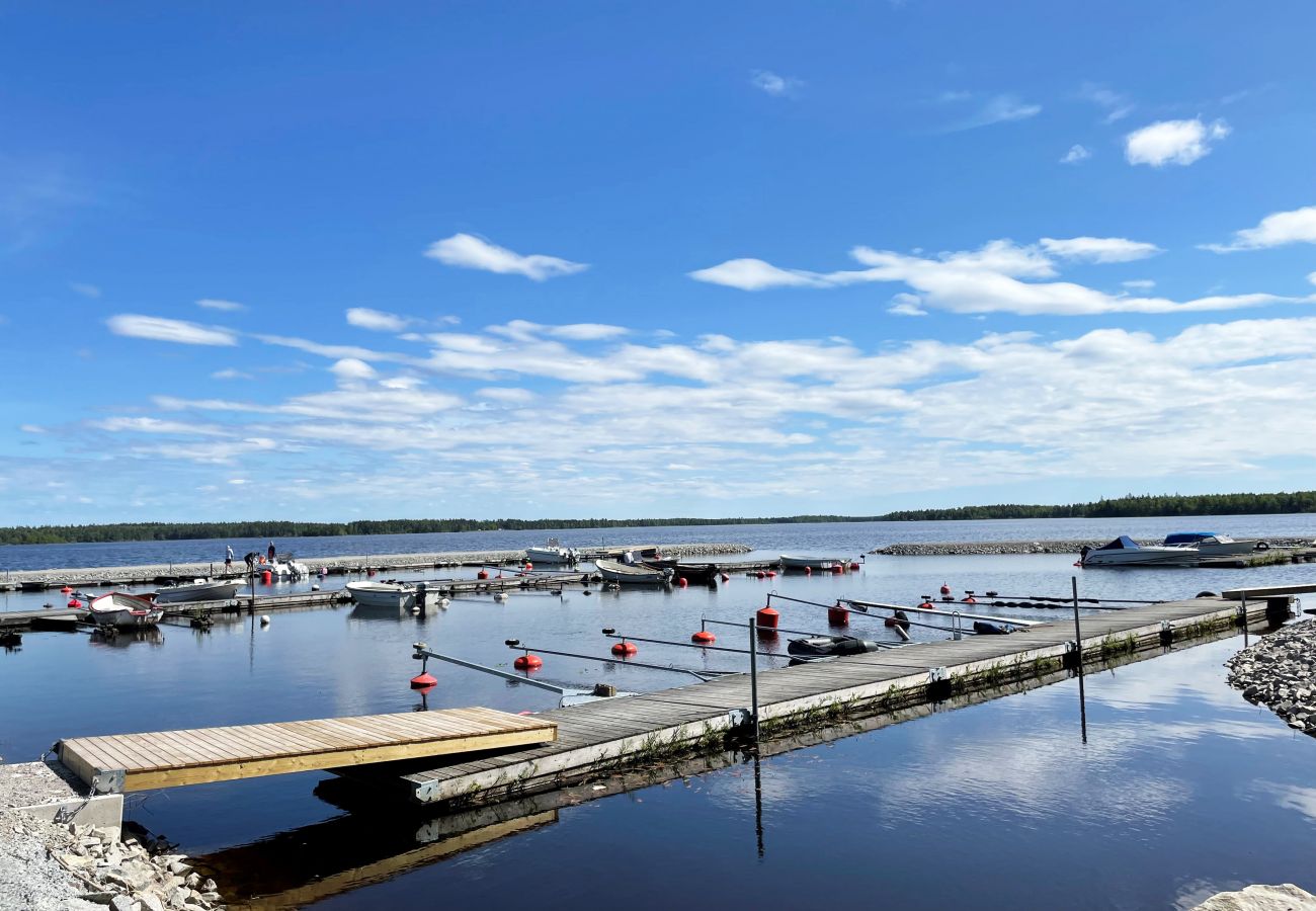 Ferienhaus in Lönashult - Schönes Ferienhaus mit Blick auf den See Åsnen in Hulevik, Lönashult | SE06056