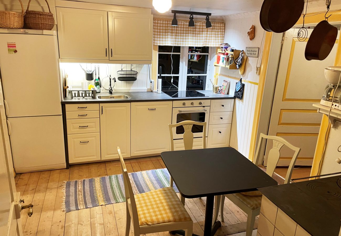 Ferienhaus in Tranås - Gemütliche Blockhütte nahe der Grenze zu Småland in Tranås/Ödeshög | SE10017
