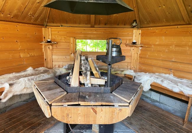 Ferienhaus in Lönashult -  Gut ausgestattetes Ferienhaus mit Blick auf den See Åsnen in Hulevik, Lönashult | SE06057