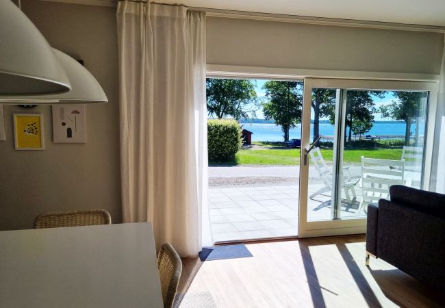  in Lönashult -  Gut ausgestattetes Ferienhaus mit Blick auf den See Åsnen in Hulevik, Lönashult | SE06057