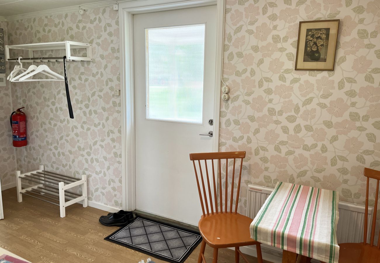 Ferienhaus in Gullringen - Gemütliches rotes Ferienhaus auf dem Land außerhalb von Vimmerby I SE05038