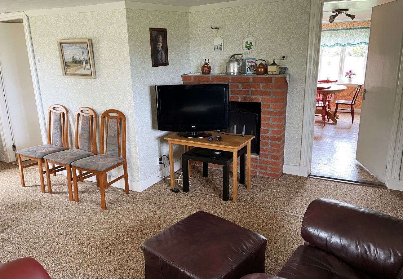 Ferienhaus in Gullringen - Gemütliches rotes Ferienhaus auf dem Land außerhalb von Vimmerby I SE05038