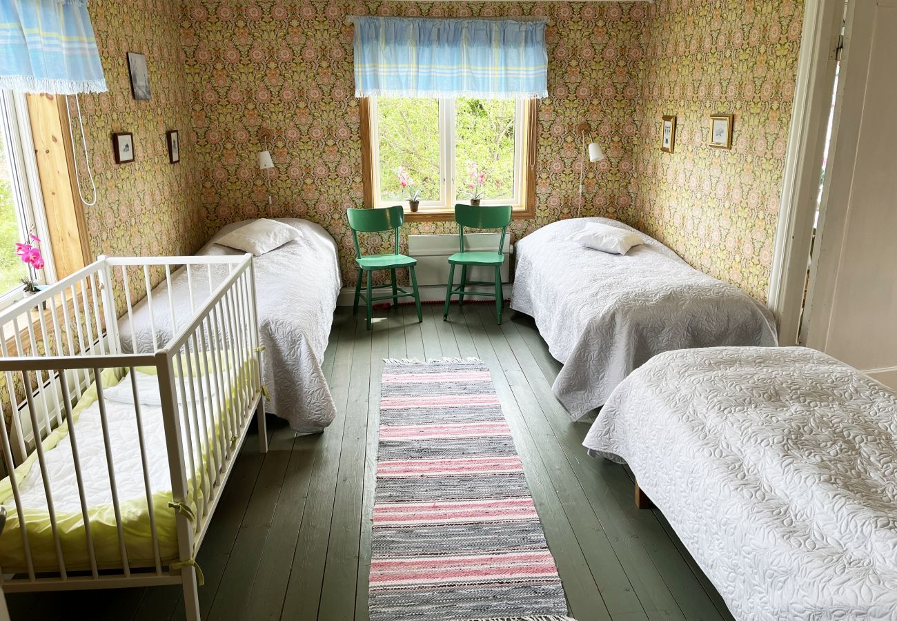 Ferienhaus in Gullringen - Gemütliches rotes Ferienhaus auf dem Land außerhalb von Vimmerby I SE05038