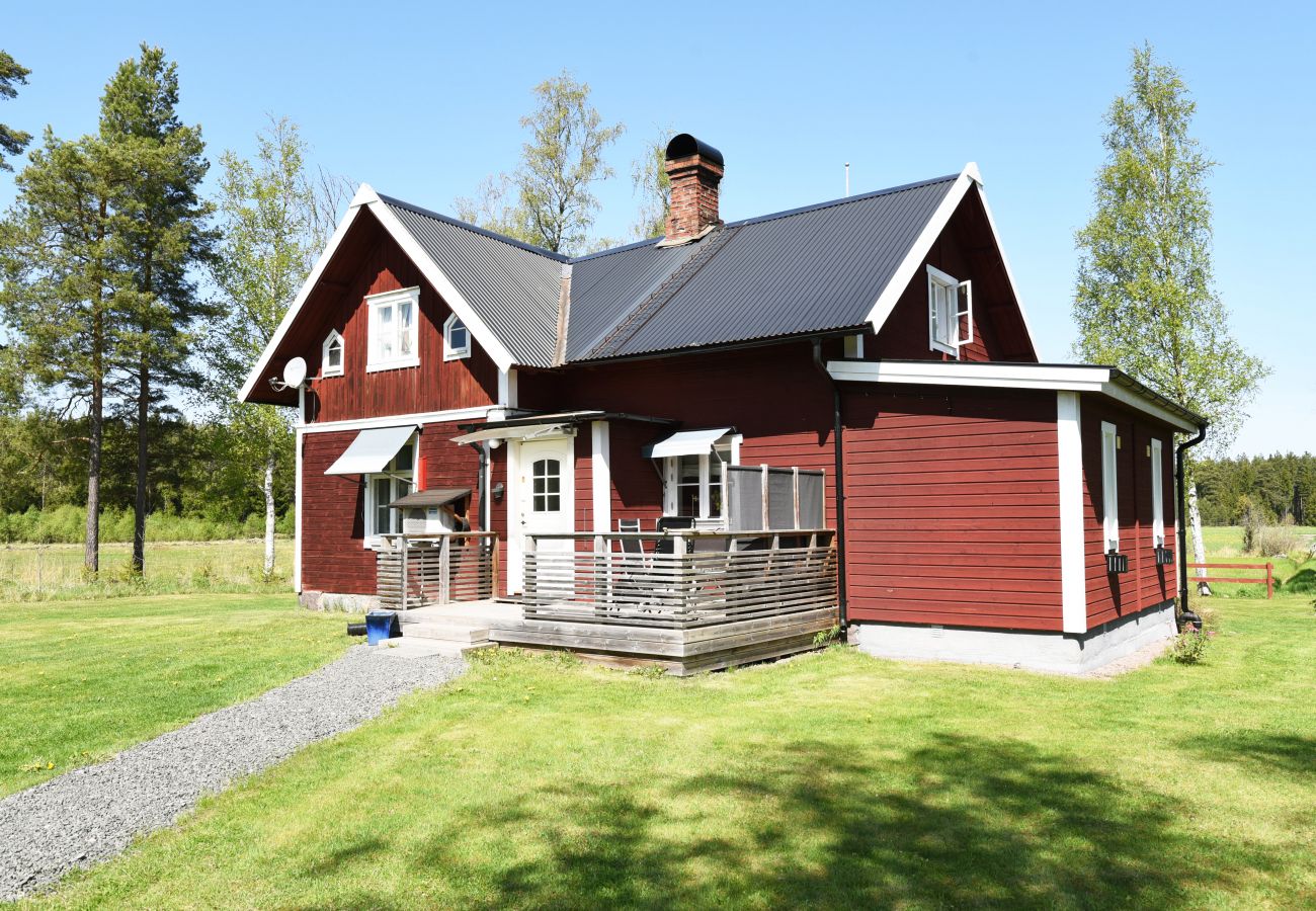 Ferienhaus in Tidaholm - Gemütliches Ferienhaus in der Nähe eines Angelparadieses und unberührter Natur | SE08048
