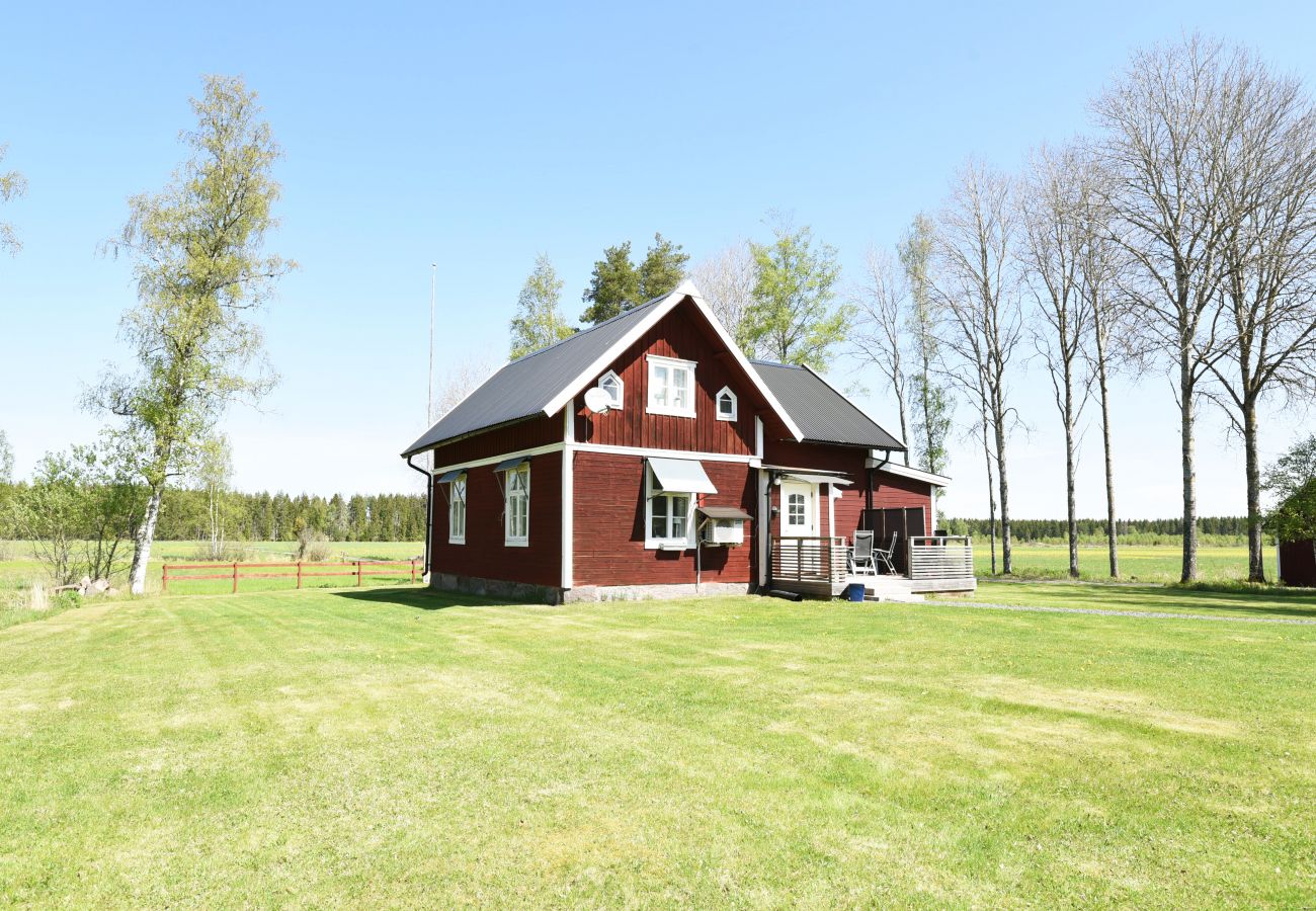 Ferienhaus in Tidaholm - Gemütliches Ferienhaus in der Nähe eines Angelparadieses und unberührter Natur | SE08048