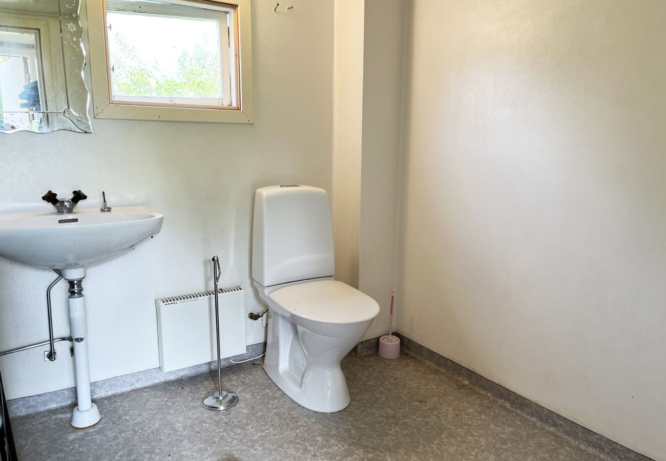 Ferienhaus in Borgholm - Schönes Ferienhaus auf Öland mit grasenden Schafen in der Umgebung I SE04033
