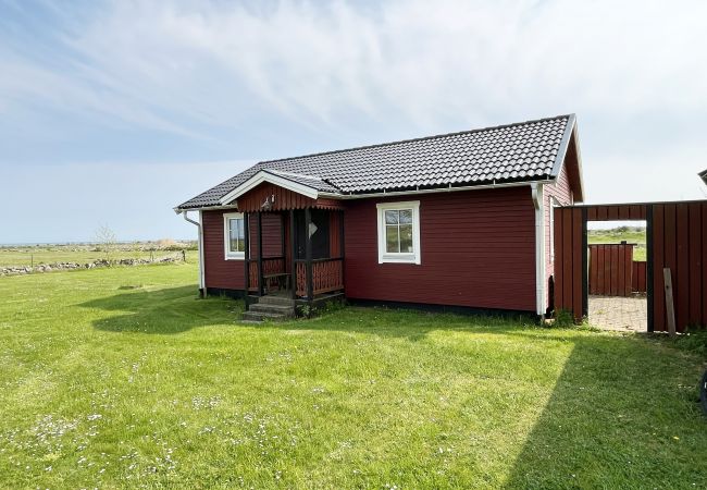 Ferienhaus in Mörbylånga - Rotes gemütliches Ferienhaus mit Meerblick | SE04035