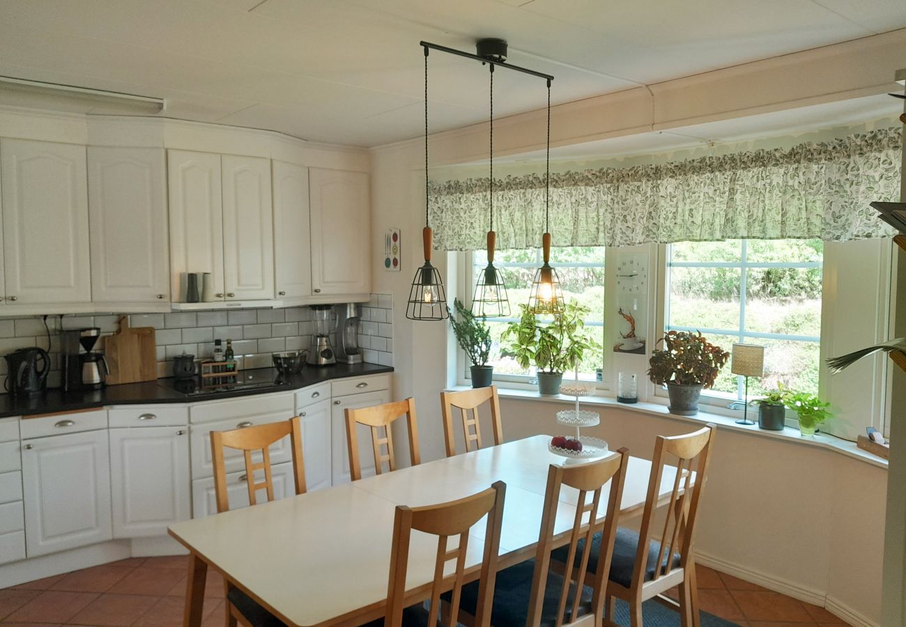 Ferienhaus in Floda - Modernes Ferienhaus mit Panoramablick auf wunderschöne Landschaften | SE08066