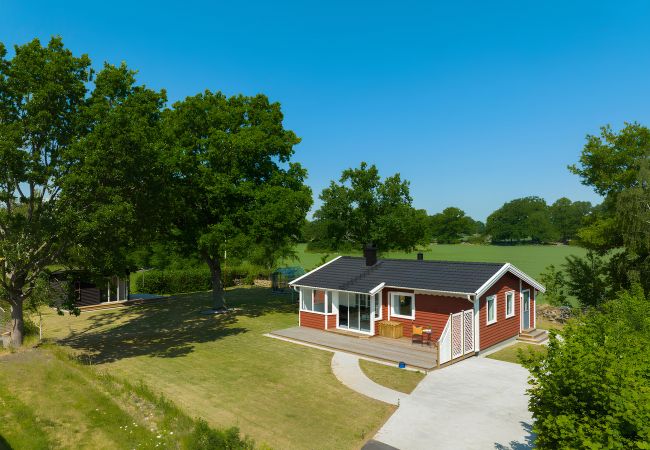 Ferienhaus in Ljungbyholm - Renoviertes Ferienhaus mit SPA, 200 m vom Meer entfernt | SE05039