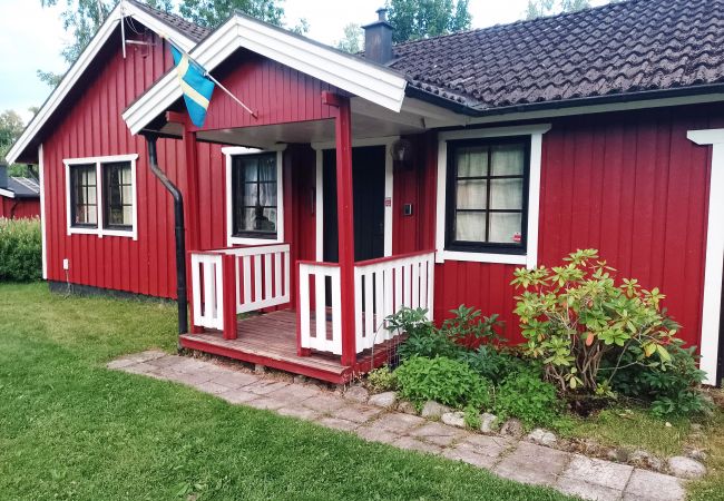 Ferienhaus in Örebro - Ferienhaus in Grythem, Örebro, nur wenige Gehminuten vom See entfernt | SE11018