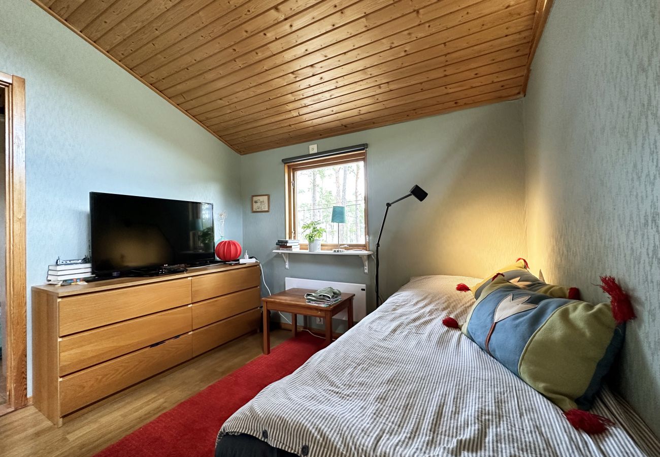 Ferienhaus in Mönsterås - Gemütliches Ferienhaus an einem schönen Familienbad in Oknö | SE05029