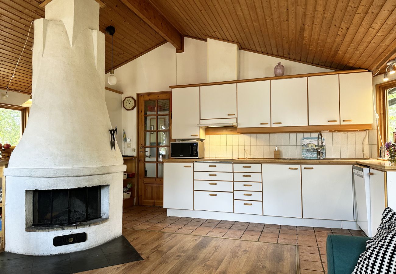 Ferienhaus in Mönsterås - Gemütliches Ferienhaus an einem schönen Familienbad in Oknö | SE05029