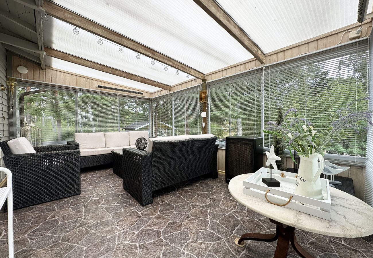 Ferienhaus in Tanumshede - Gemütliches Ferienhaus mit Villenstandard am Raftötången | SE09041