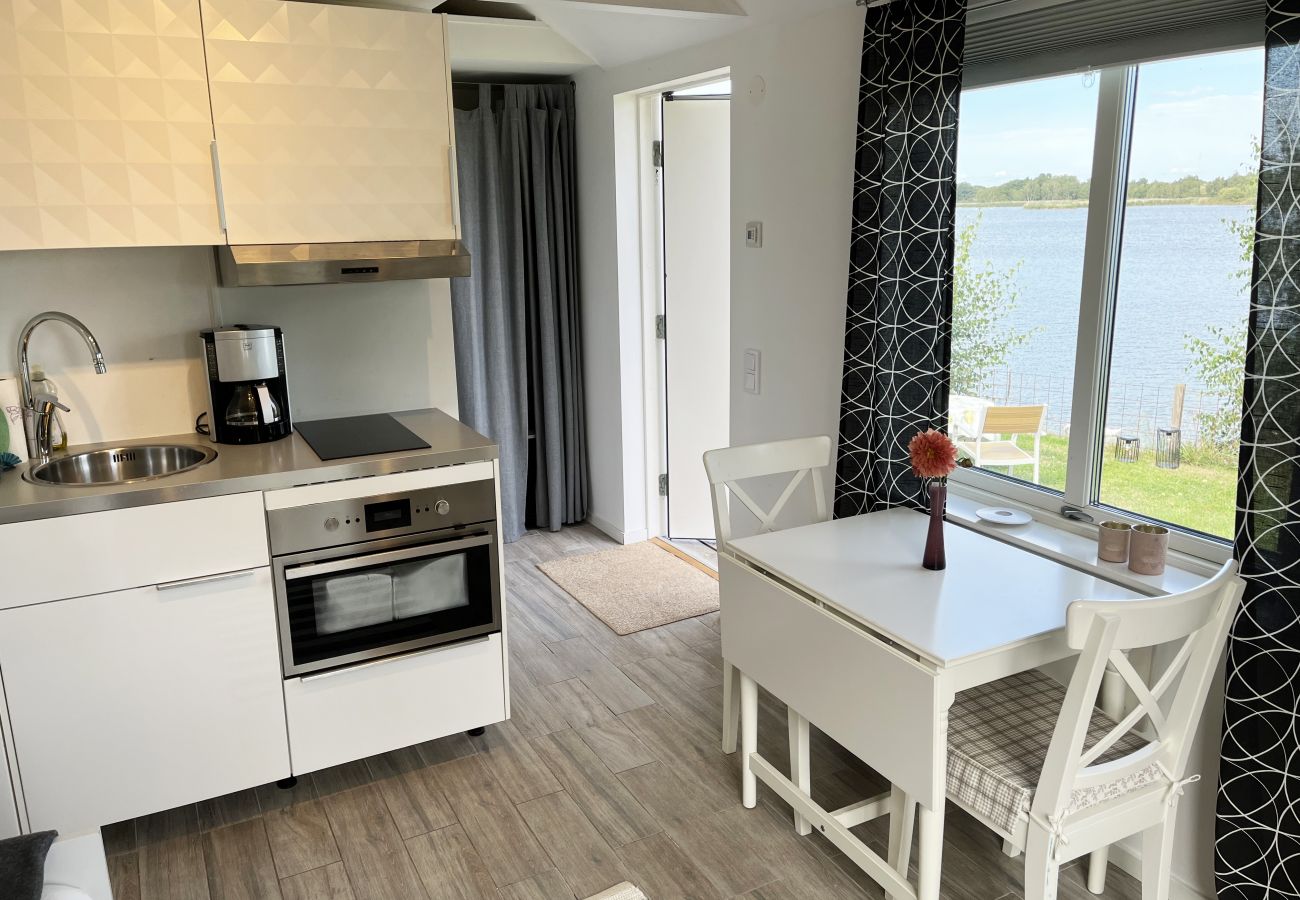 Ferienhaus in Kalmar - Gemütliches Ferienhaus auf einem schönen Grundstück am Meer in Boholmarna außerhalb von Kalmar | SE05043