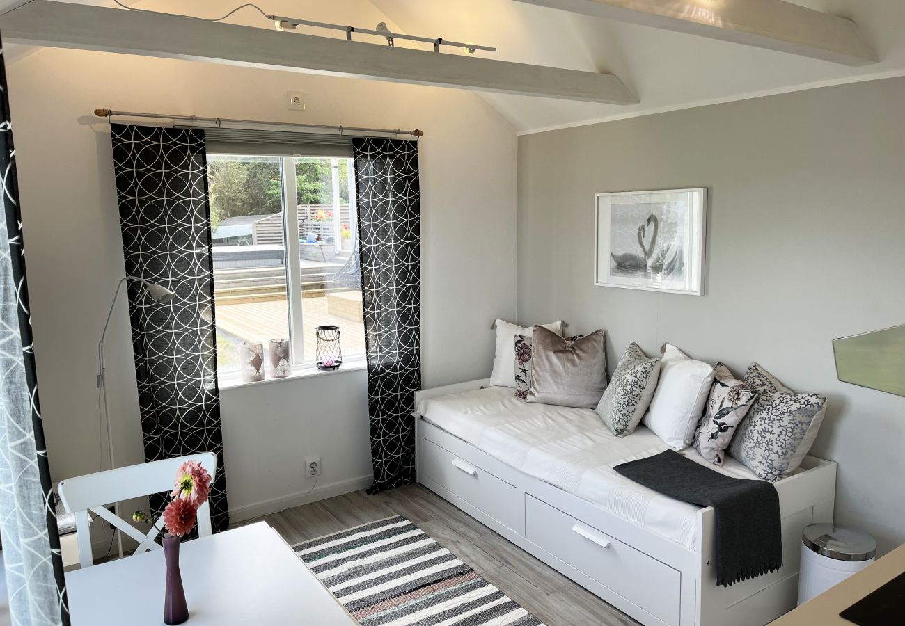 Ferienhaus in Kalmar - Gemütliches Ferienhaus auf einem schönen Grundstück am Meer in Boholmarna außerhalb von Kalmar | SE05043