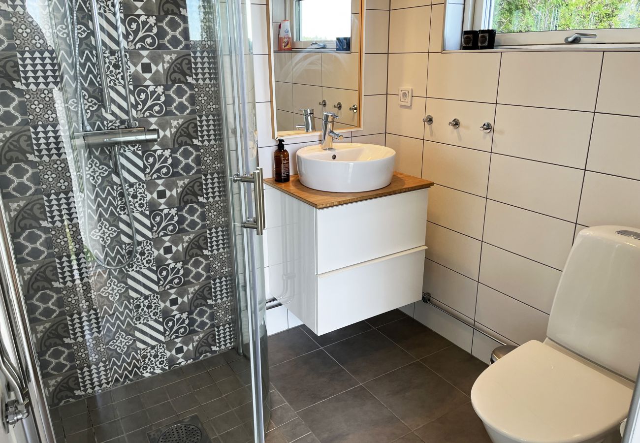 Ferienhaus in Kalmar - Gemütliches Ferienhaus auf einem schönen Grundstück am Meer in Boholmarna außerhalb von Kalmar | SE05043