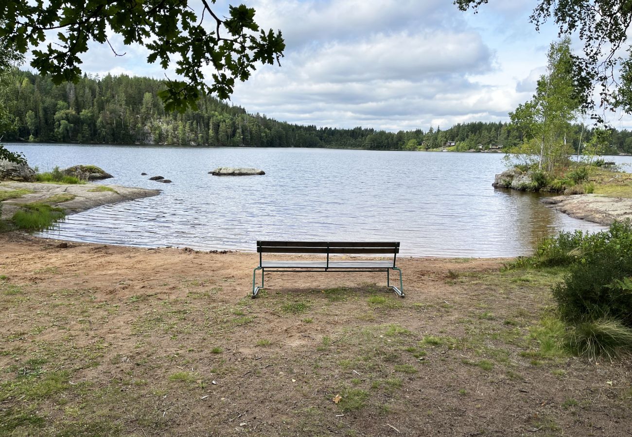 Ferienhaus in Virserum - Gemütliches, geräumiges Ferienhaus am See Virserumssjön | SE05041