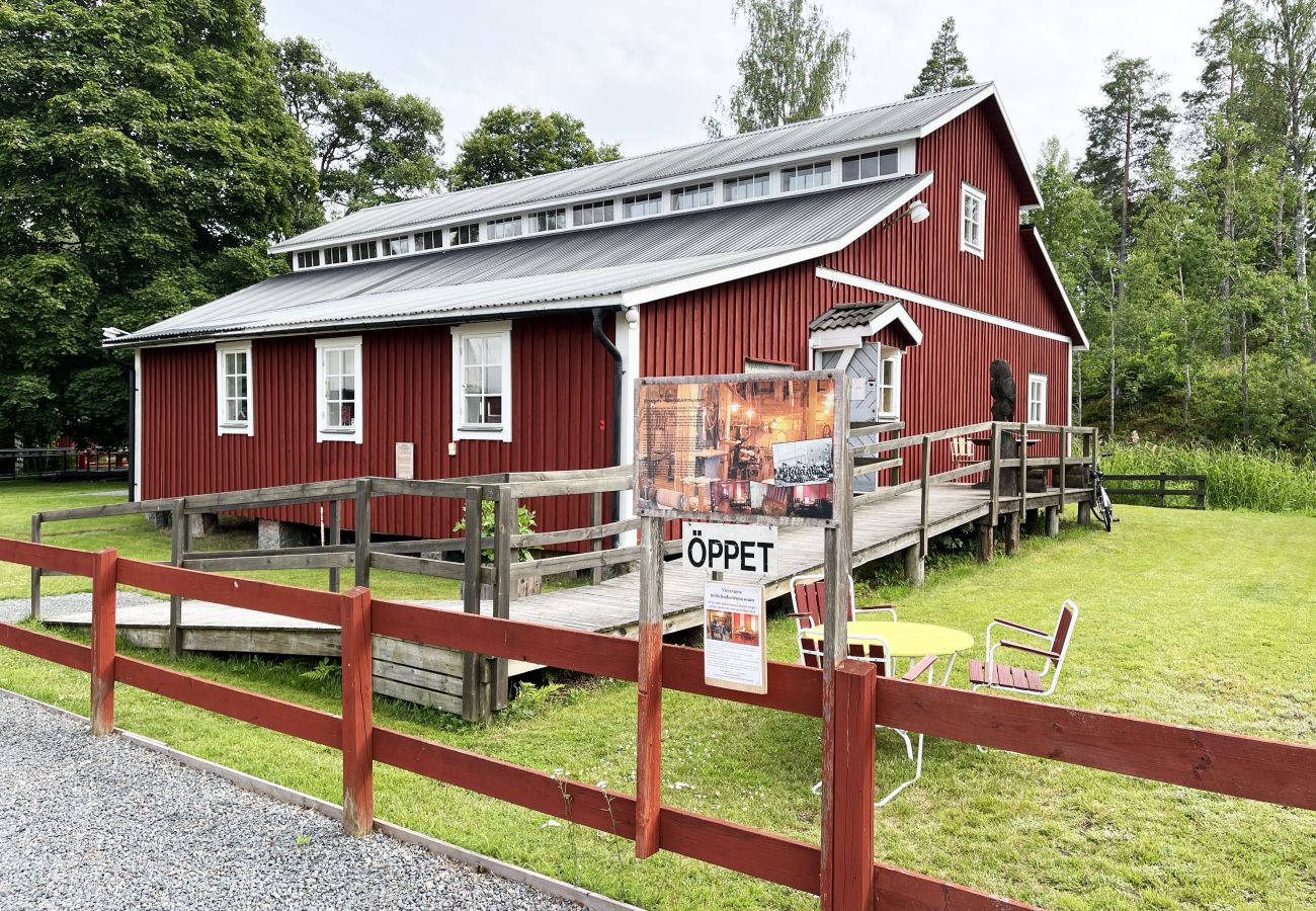 Ferienhaus in Virserum - Gemütliches, geräumiges Ferienhaus am See Virserumssjön | SE05041