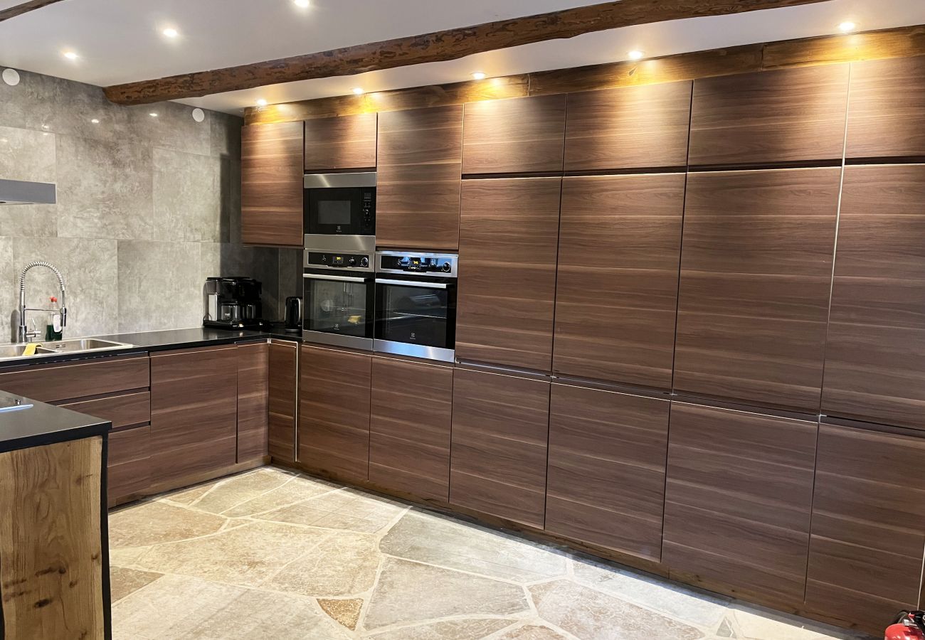 Ferienhaus in Färjestaden - StayNordic | Renoviertes, großes und einzigartiges Gebäude aus Stein in Gårdby | SE04041