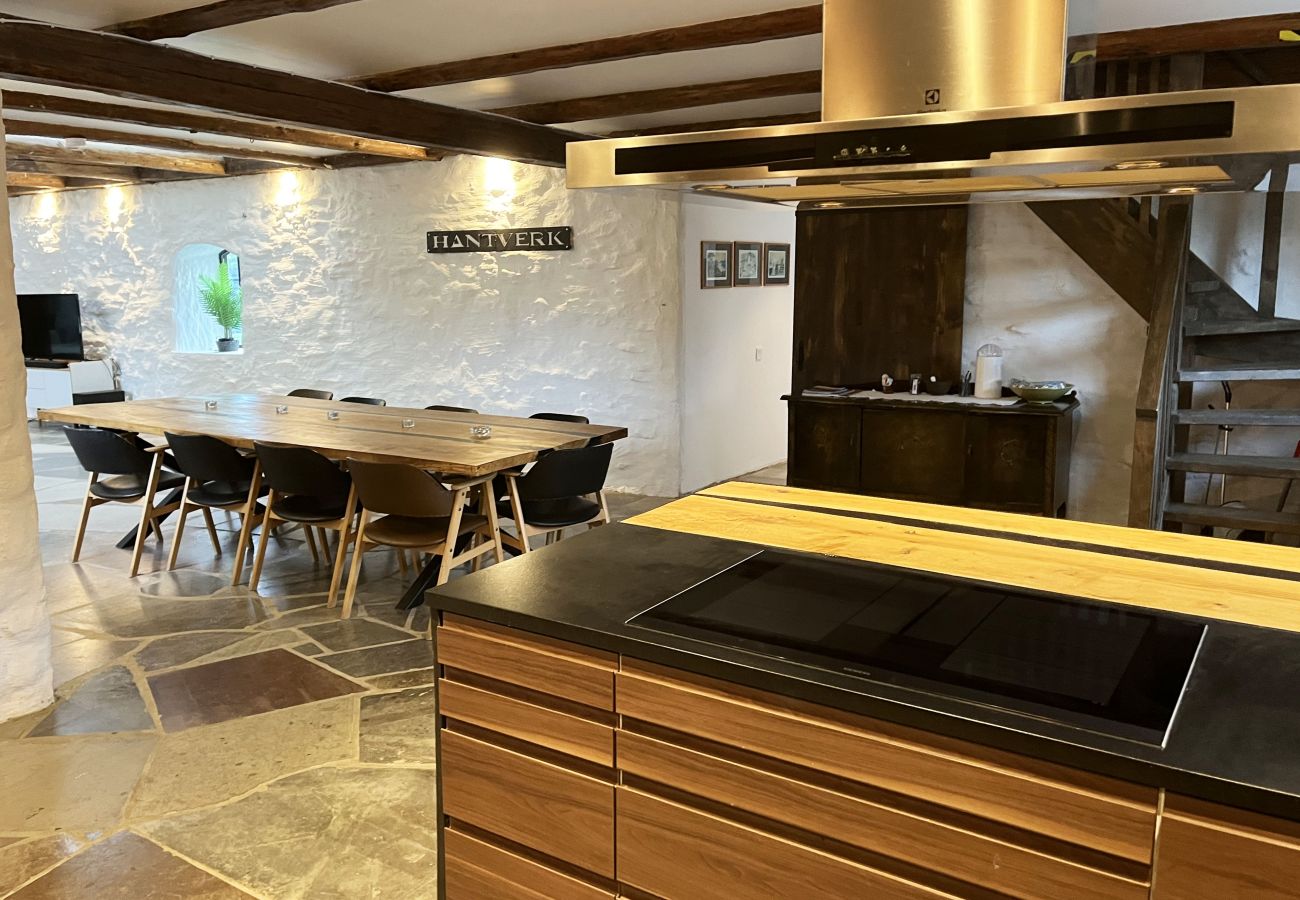 Ferienhaus in Färjestaden - StayNordic | Renoviertes, großes und einzigartiges Gebäude aus Stein in Gårdby | SE04041
