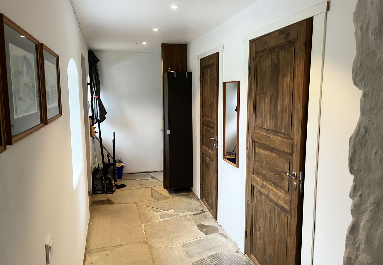 Ferienhaus in Färjestaden - StayNordic | Renoviertes, großes und einzigartiges Gebäude aus Stein in Gårdby | SE04041