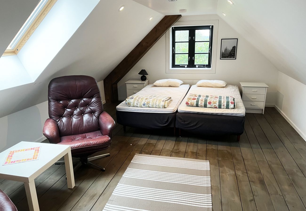 Ferienhaus in Färjestaden - StayNordic | Renoviertes, großes und einzigartiges Gebäude aus Stein in Gårdby | SE04041