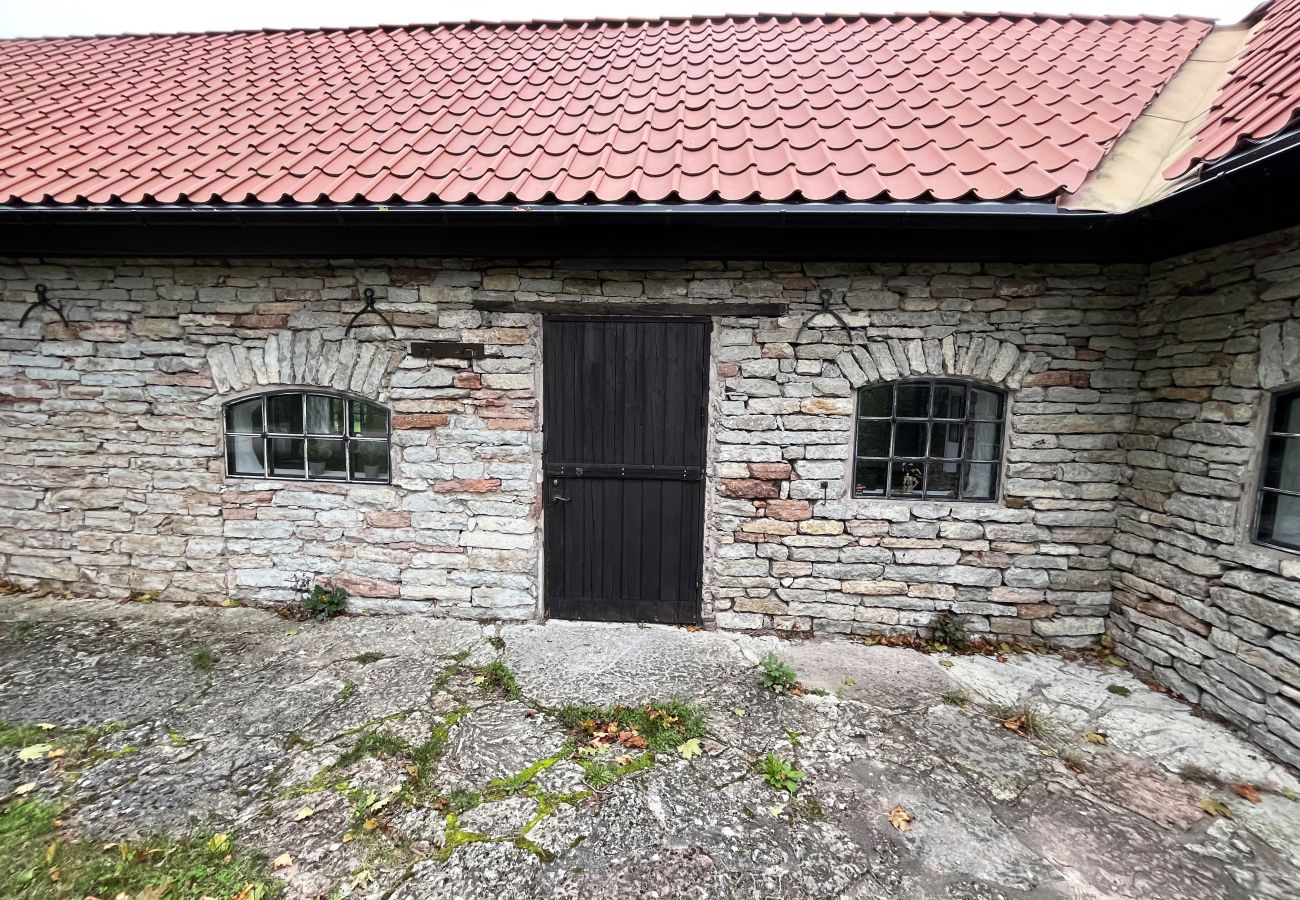 Ferienhaus in Färjestaden - StayNordic | Renoviertes, großes und einzigartiges Gebäude aus Stein in Gårdby | SE04041