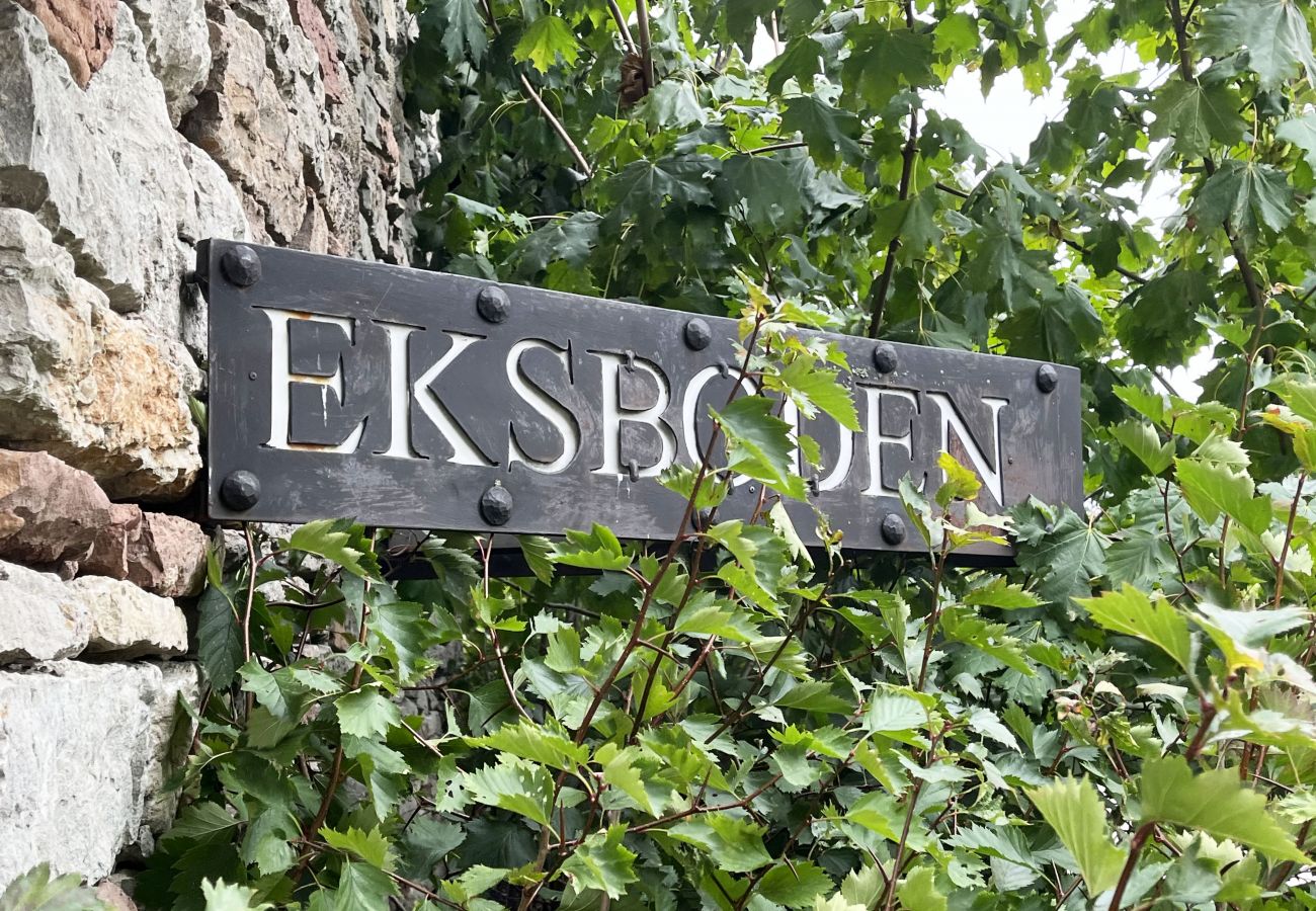Ferienhaus in Färjestaden - StayNordic | Renoviertes, großes und einzigartiges Gebäude aus Stein in Gårdby | SE04041