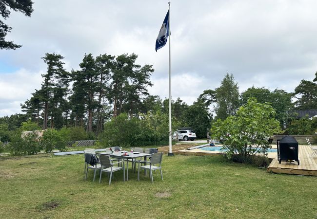 Ferienhaus in Visby - Ferienhaus mit privatem Pool in Brissund bei Visby | SE12023