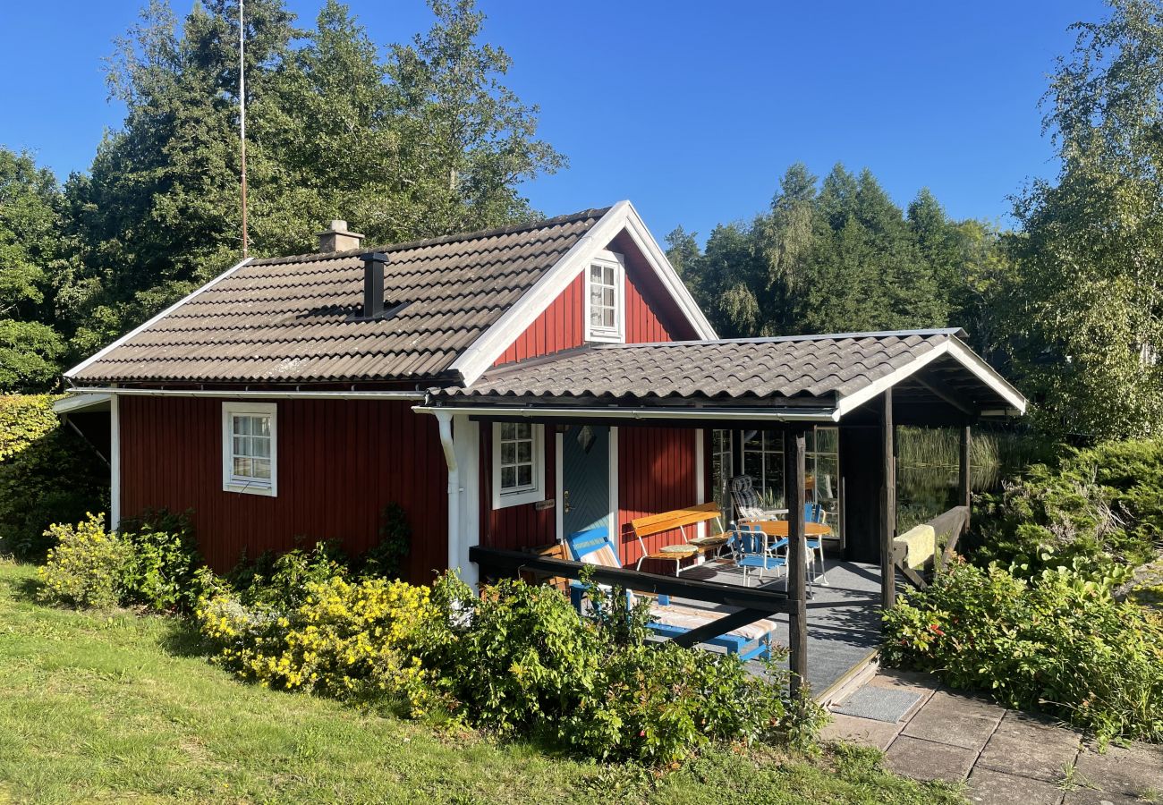 Ferienhaus in Fårbo - Außerhalb von Fårbo finden Sie dieses gemütliche Ferienhaus an einem Mühlenteich | SE05049