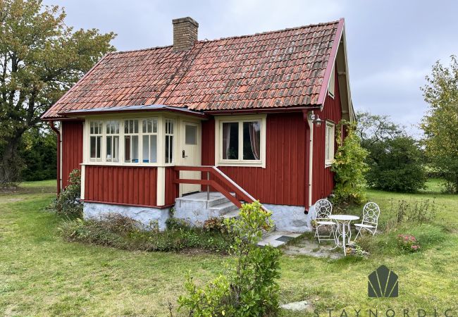 Ferienhaus in Bergkvara - Schönes Ferienhaus in der Nähe einer Bucht in Skäppevik I SE05046