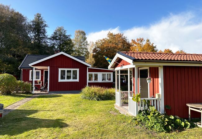 Ferienhaus in Vingåker - Schönes rotes Ferienhaus in der Nähe des Sees Hjälmaren und Vingåker | SE11019