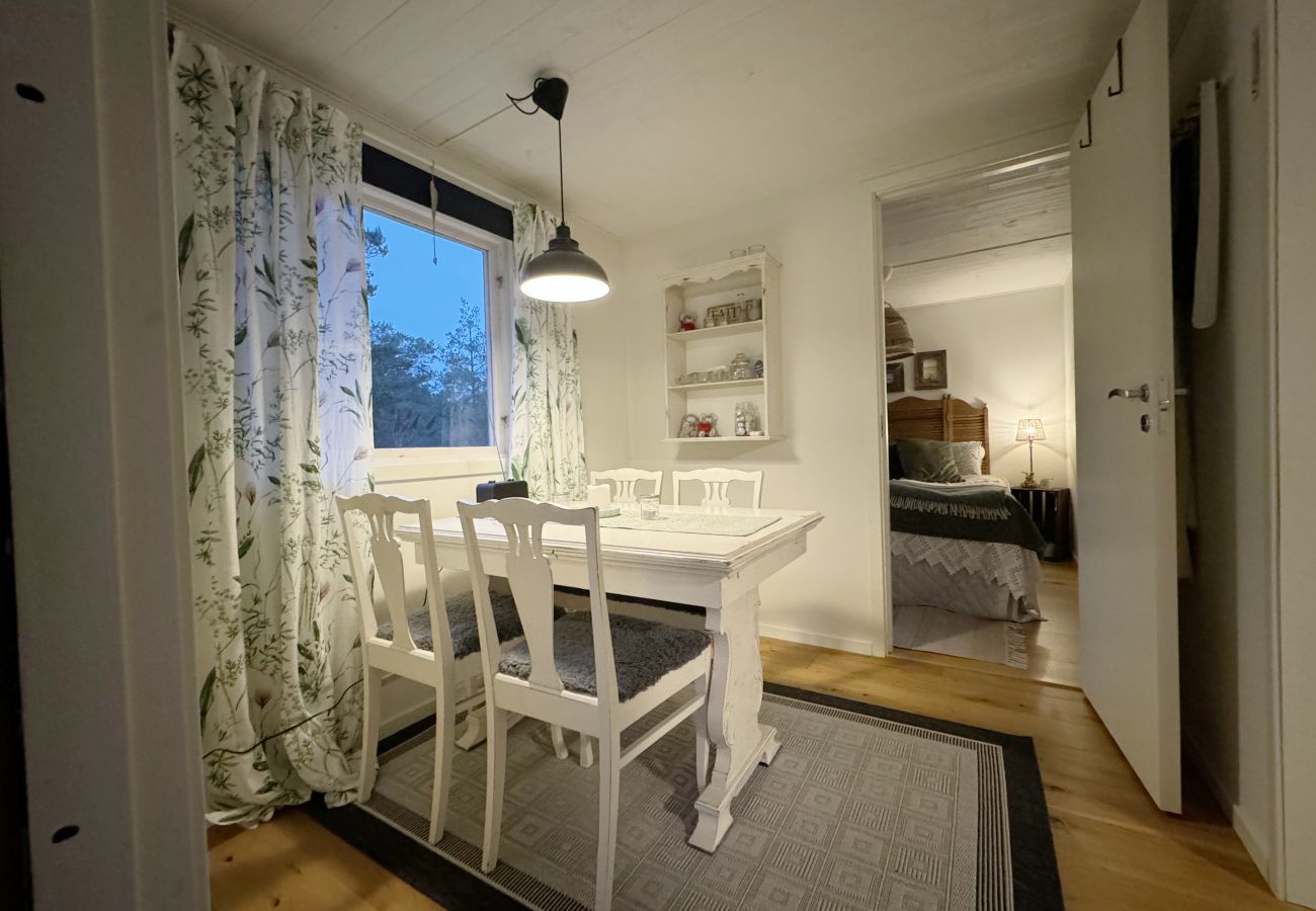 Ferienhaus in Visby - Gemütliches kleines Ferienhaus mitten auf Gotland in der Nähe von Visby | SE12024