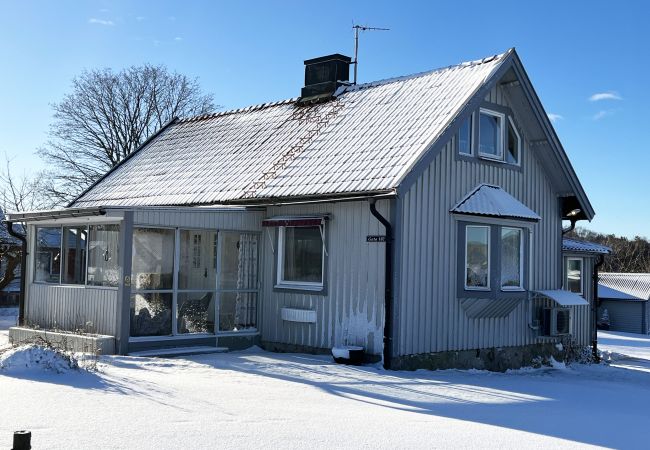 Ferienhaus in Bergkvara - Schönes Ferienhaus in der Nähe einer Bucht in Skäppevik I SE05058