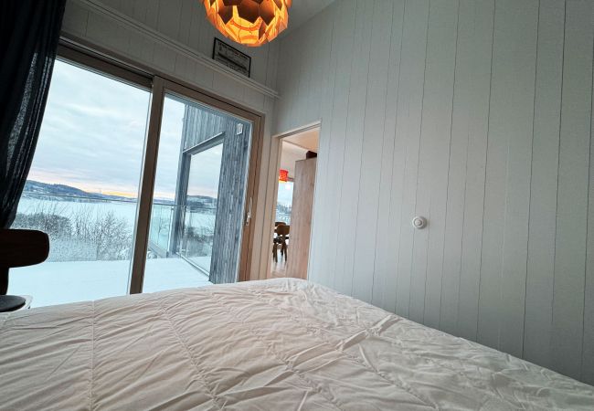 Ferienhaus in Munkedal - Einzigartige Villa mit fantastischer Aussicht in Munkedal | SE09047